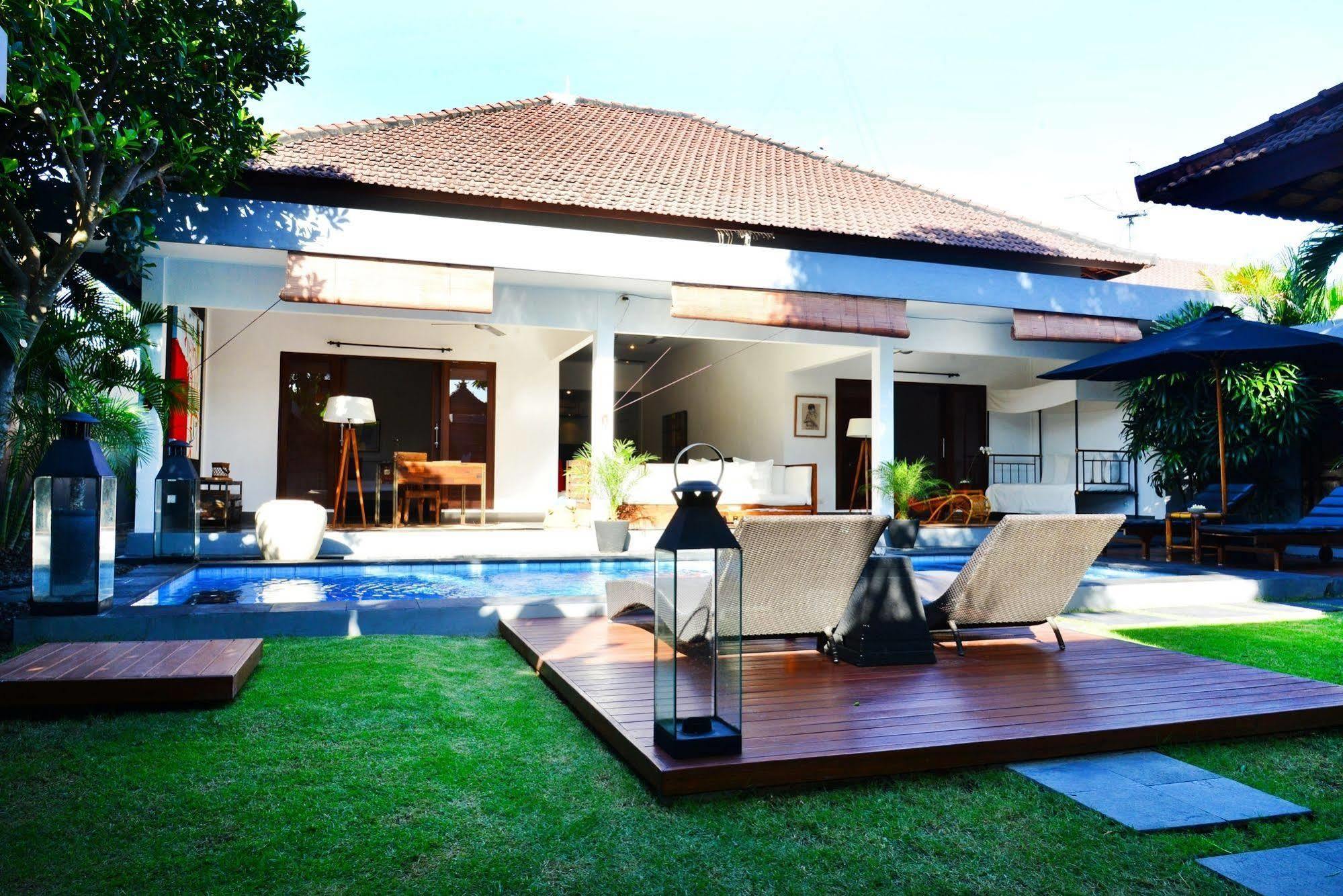 Villa Gayatri Seminyak  Luaran gambar